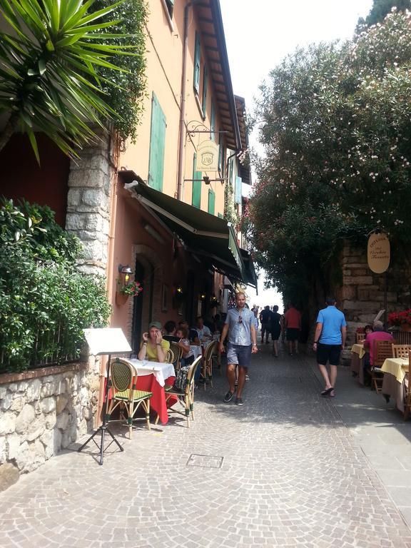 Appartamenti Corneliani II Sirmione Habitación foto